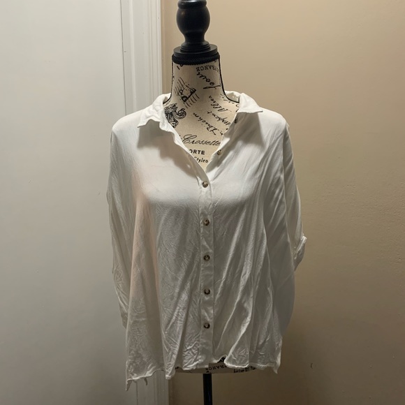 Forever 21 Tops - F21 white long sleeve button down shirt